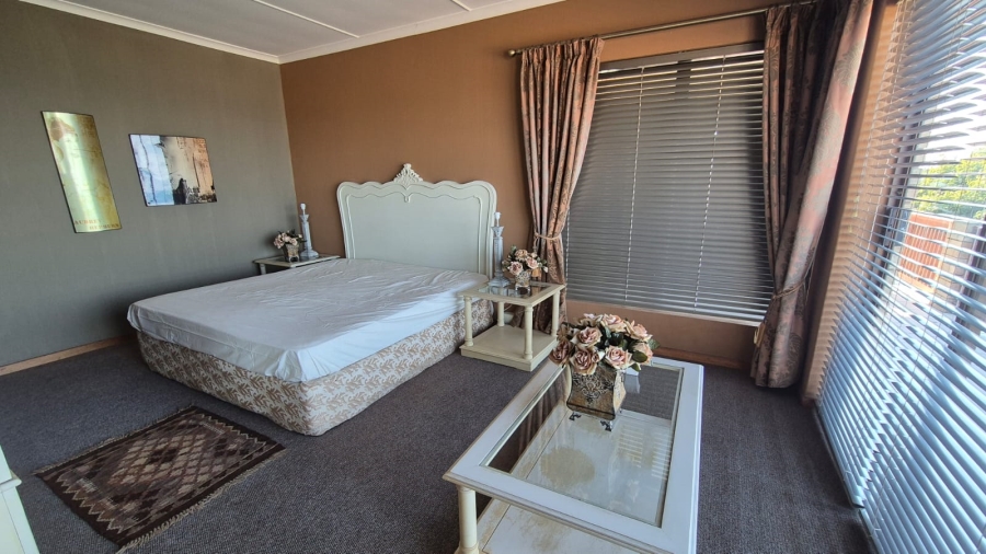 To Let 3 Bedroom Property for Rent in Wavecrest Eastern Cape
